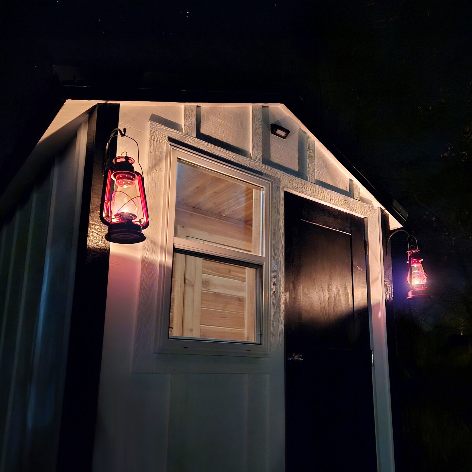 How to Host the Perfect Backyard Sauna Party